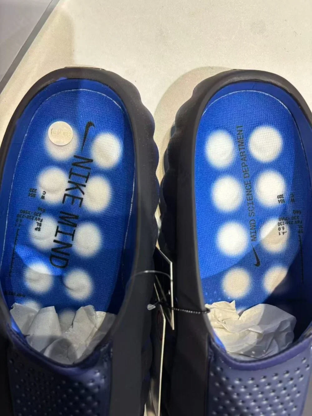 mind001 Slippers, massage shoes.